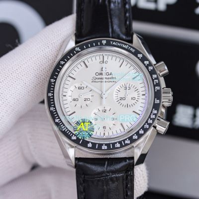 AT Factory Replica Omega Speedmaster White Chronograph Dial Stainless Steel Case Watch 42mm